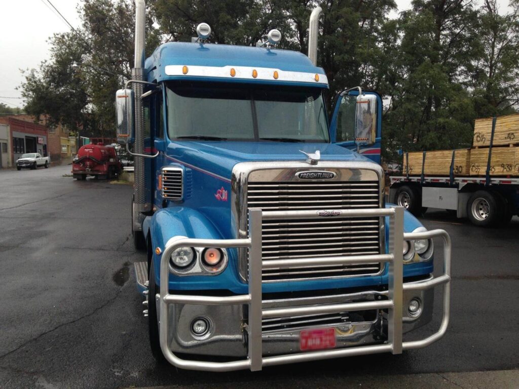 Blue Freightliner with RIGGUARD Grille Guard