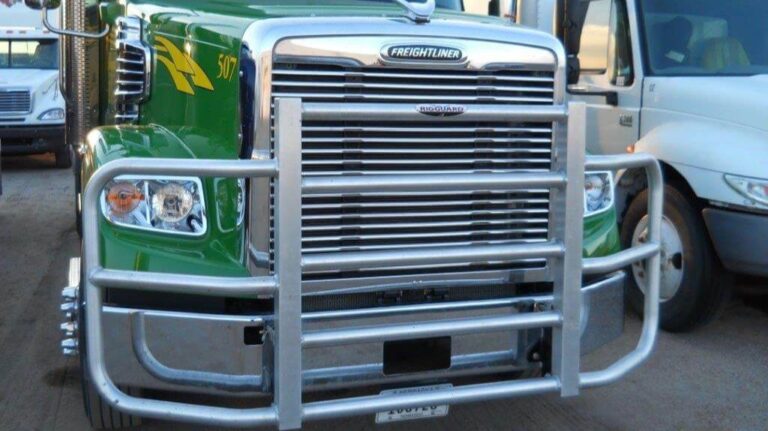 Green Freightliner Truck with RIGGUARD Grille Guard