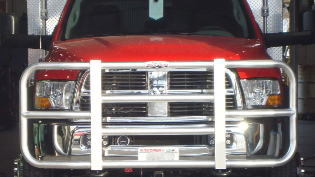 Red Ram 3500 with RIGGUARD Grille Guard