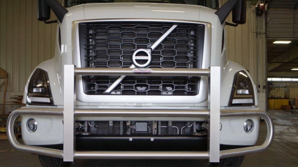 White Volvo Semi Truck with RIGGUARD Grille Guard